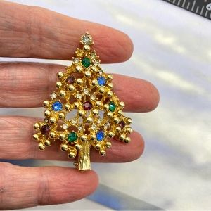 Vintage Gold Tone Multi Colored Rhinestone Christmas Tree Brooch